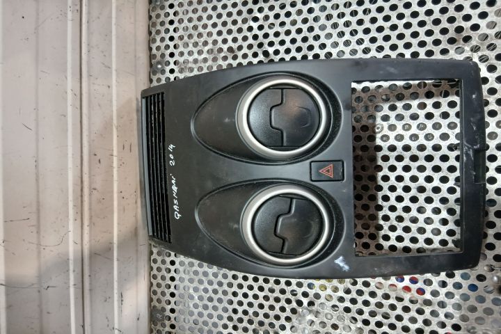 Grila ventilatie bord centru 68760-JD10A 68760-JD10A Nissan Qashqai 1