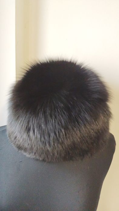 Căciula vulpe polară neagră