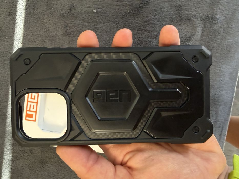 Кейс UAG Monarch carbon iphone 16 pro max