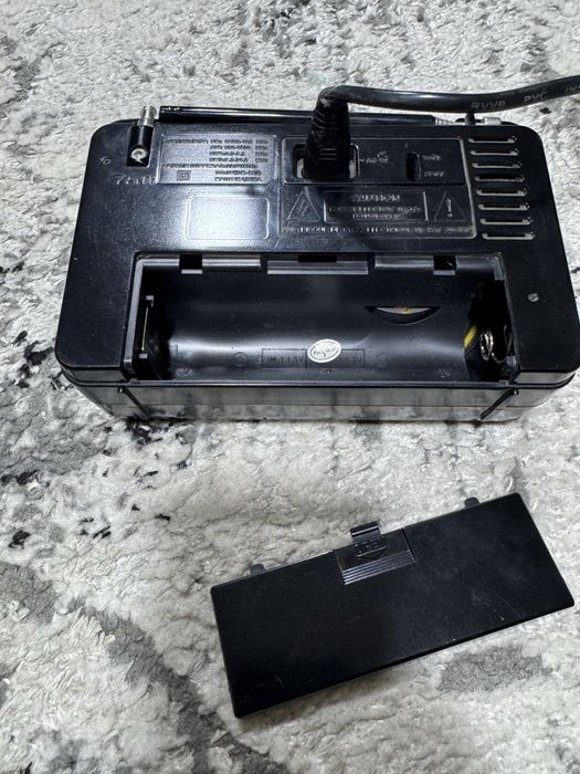 Продаётся компактный радиоприёмник Golon RX-607AC
