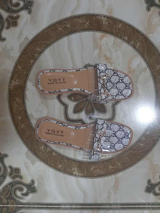 Летний тапочка сотилади