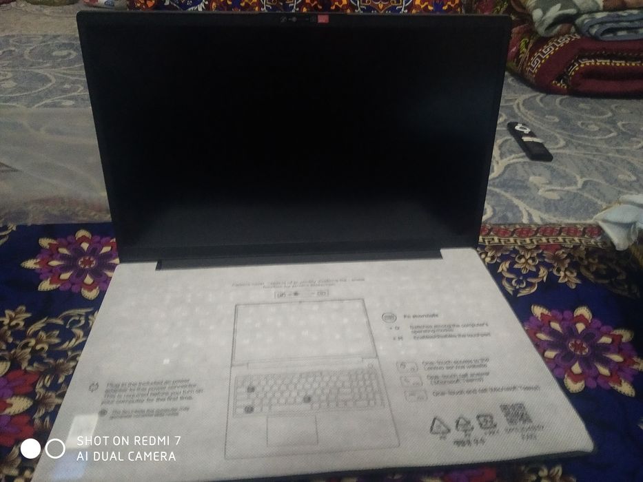Lenovo Intel i-5 noutbuk sotiladi kafolati bilan xotira 512/8