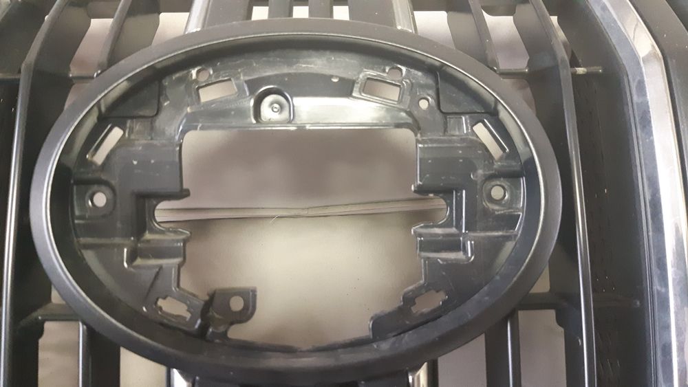 Решётка радиатора на прадо 150 оригинал