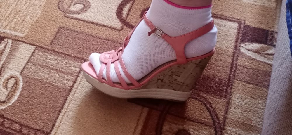 Босоножки на танкетке,41р.