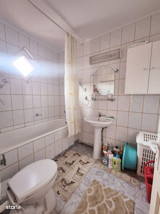 Casă din cărămidă și teren generos, comuna Dobreni