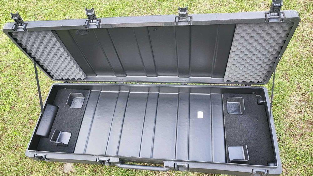 Hardcase/flight case/cutie SKB R6020W clapă/keyboard 88 clape, cu roți