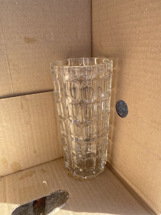 Стъклена ваза