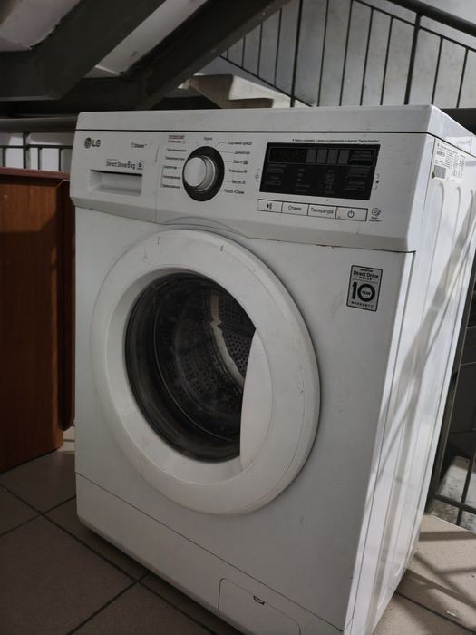 Продам б/у стиральную машину