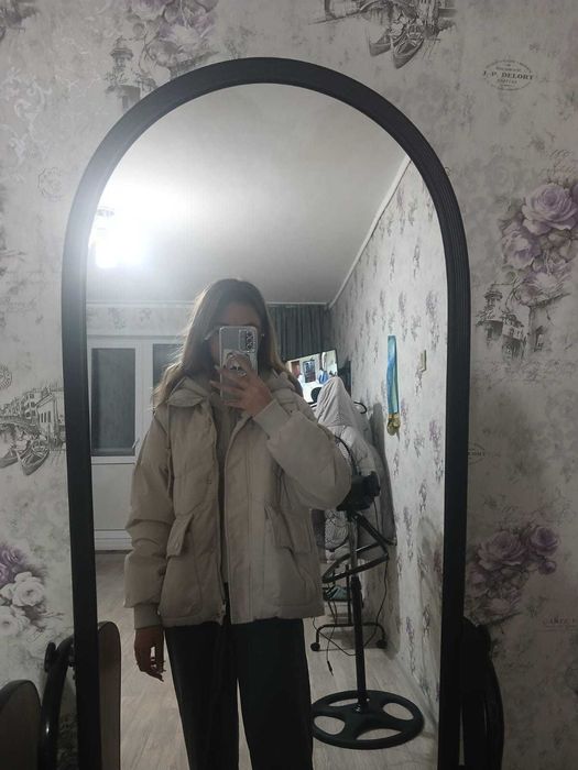 Продам демисезонную куртку, размер 42-44.Двухслойная