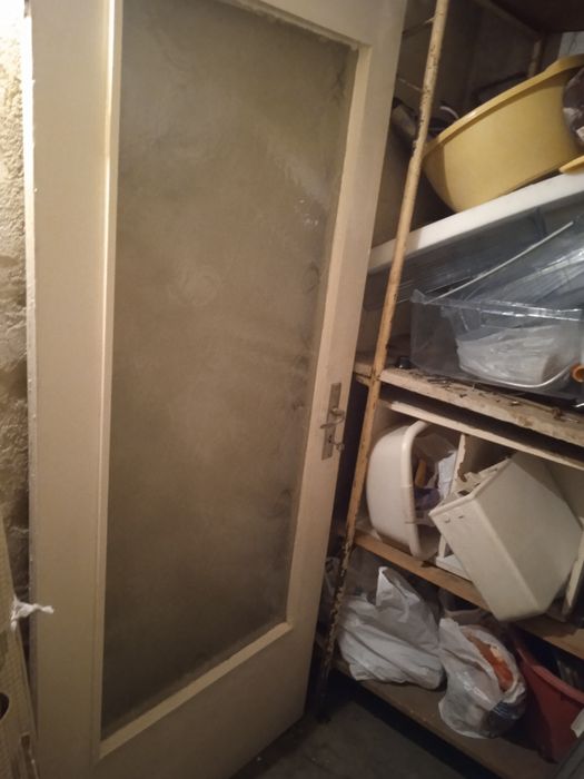 Продавам холна врата