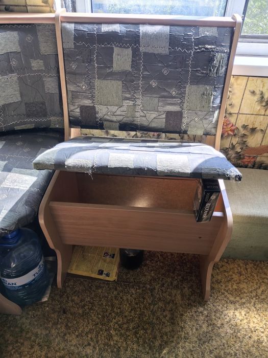 Продам уголок мягкий кухонный