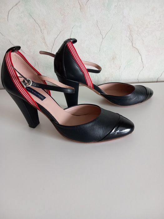 Кожени обувки с ток Tommy Hilfiger