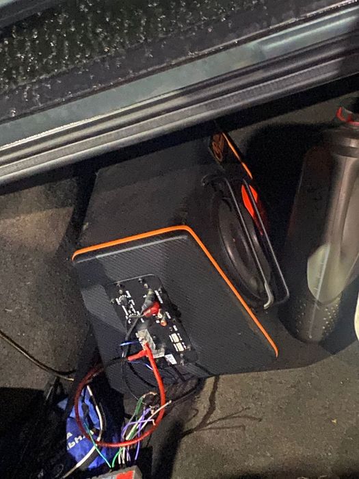 Продам сабвуфер.