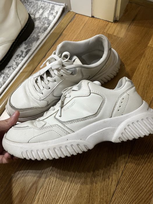 Женские кроссовки сапоги