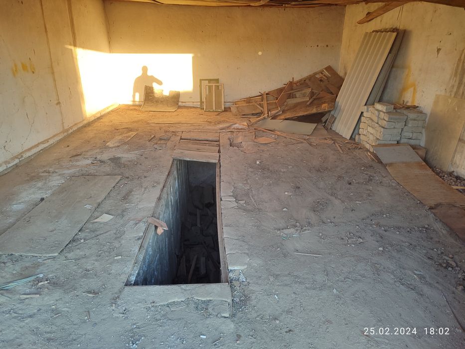 Гараж сотилади. Автобазани олдида. Вариантга хам келишамиз выкупга