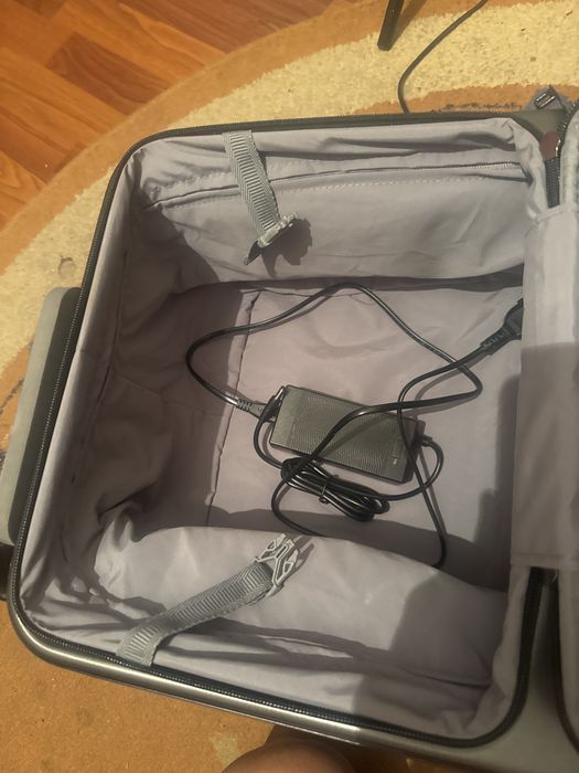 Умный чемодан Airwheel robot