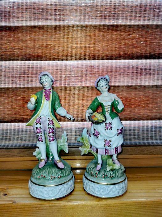 Антикварна фигура на мъж Майсен порцелан колекционерска статуетка 100г