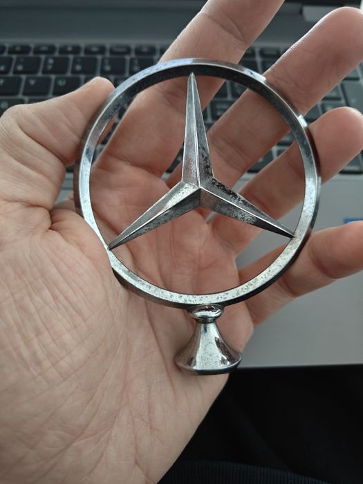 Vand emblema mercedes w115 și alte modele vechi din anii 70