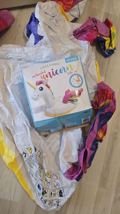 Unicorn Gonflabil Intex Ca Nou – Folosit o singură dată!