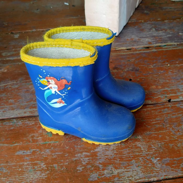 Продам резиновые сапоги