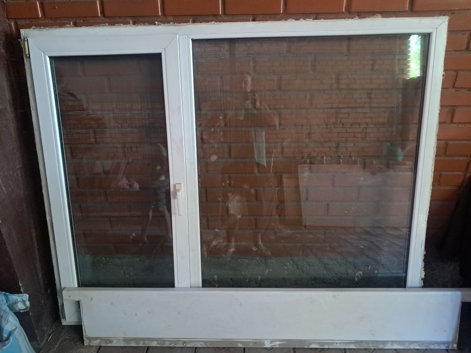 Продам пластиковые окно с подоконником