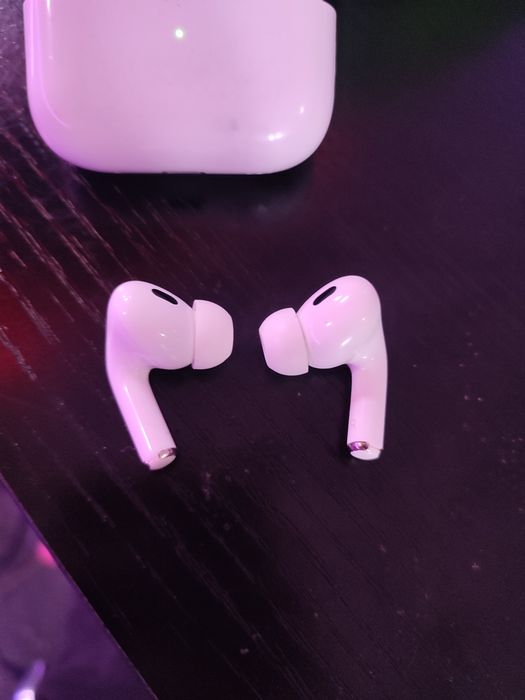Продам наушники AirPods