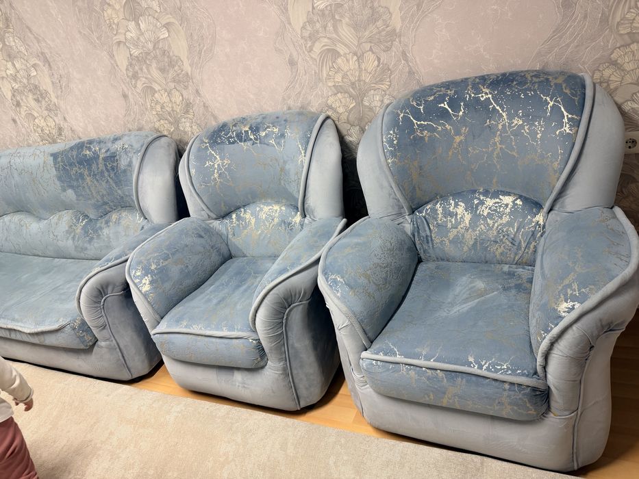 Диван, креслолармен сатылады 50000