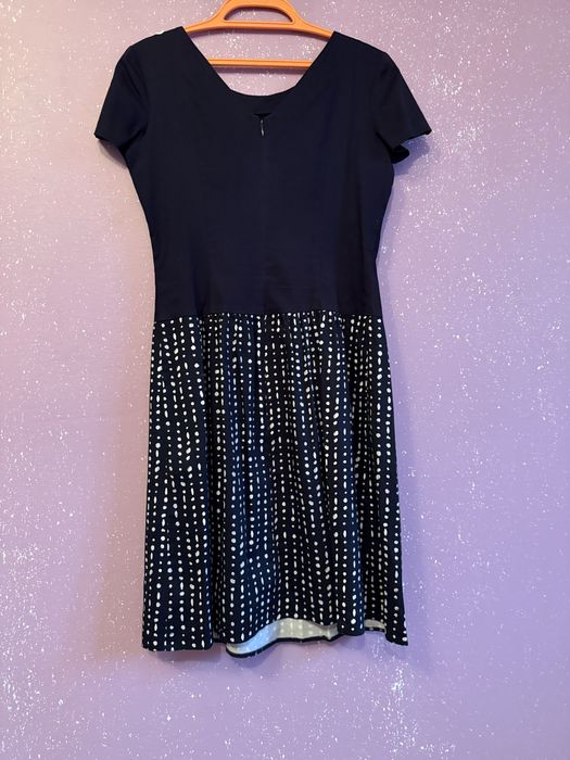 Платья нарядные и повседневные