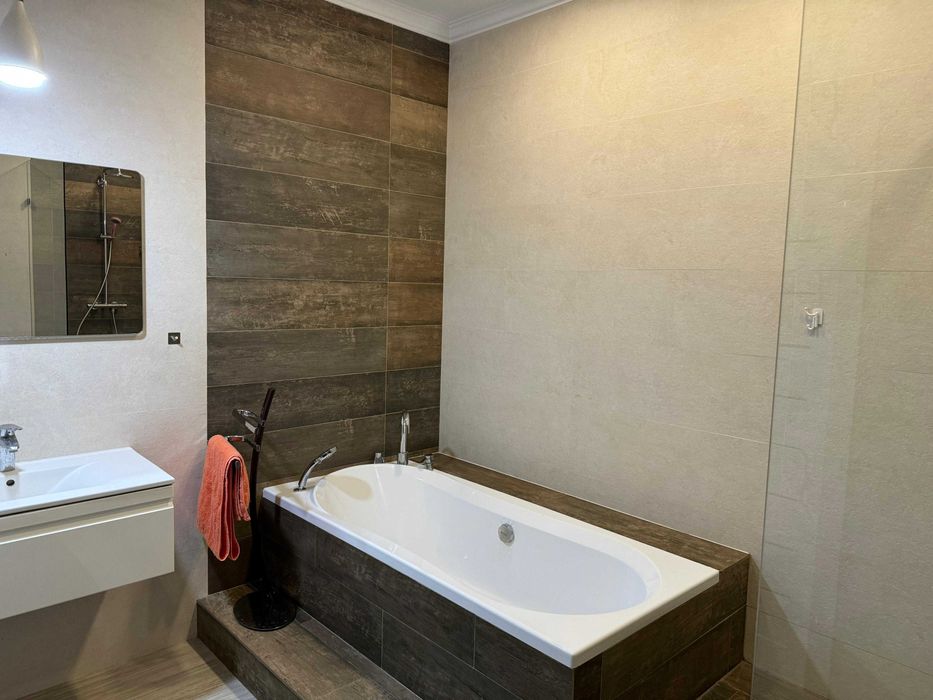 Продам 4-х комн квартиру