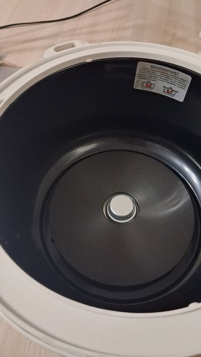 Мультиварка Bene рабочая