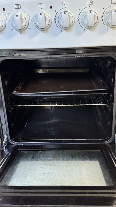 Газовая плита  AVA