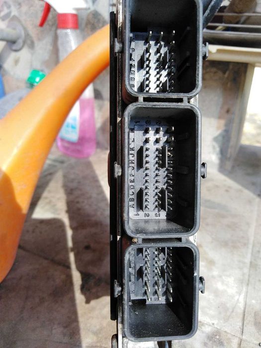 Продавам компютър за двигател Ситроен С4 2л. Бензин