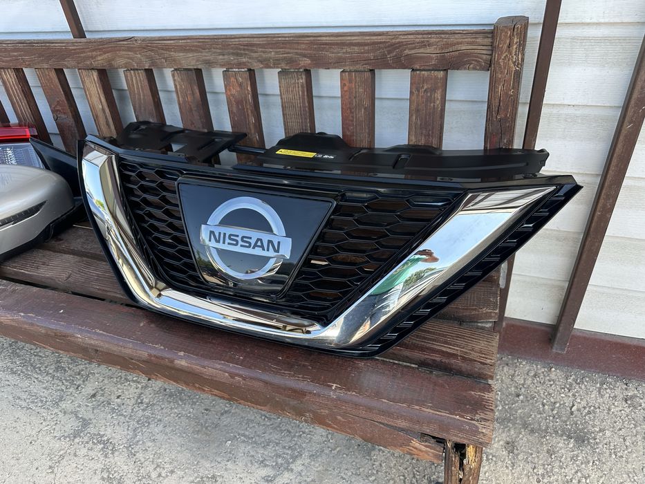 Решетка/Маска предна броня Нисан Кашкай J11