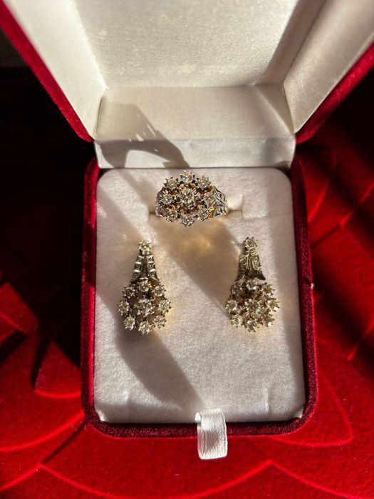 Золотой набор с бриллиантами