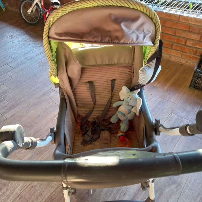 Vând cărucior Bertoni cu mâner reversibil