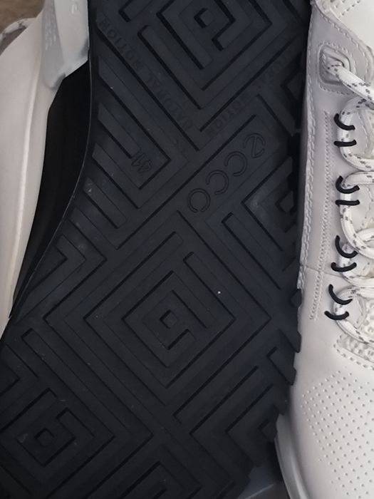 Продам кроссовки(ECCO BIOM 2.0M)оригинал