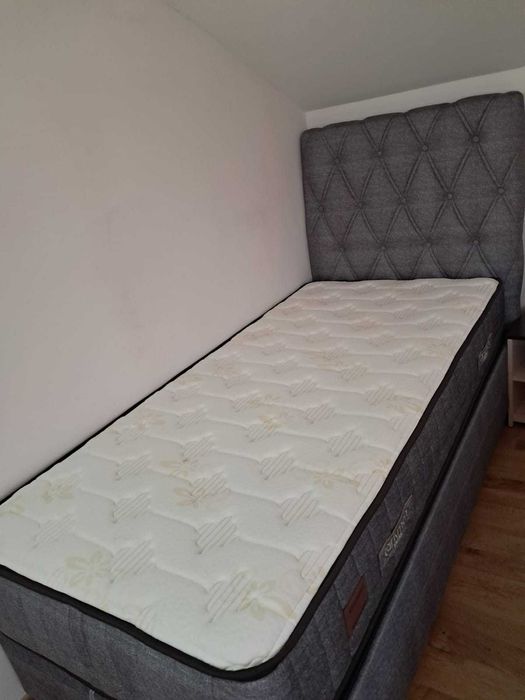 Легло с матрак и табла!