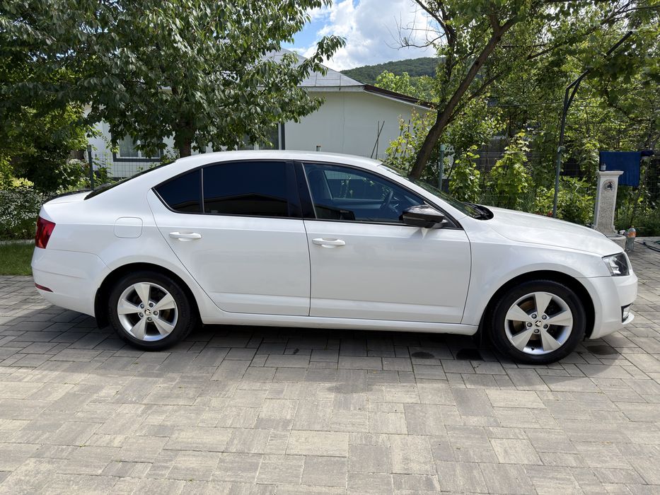 SKODA Octavia 2013 — imagine 3