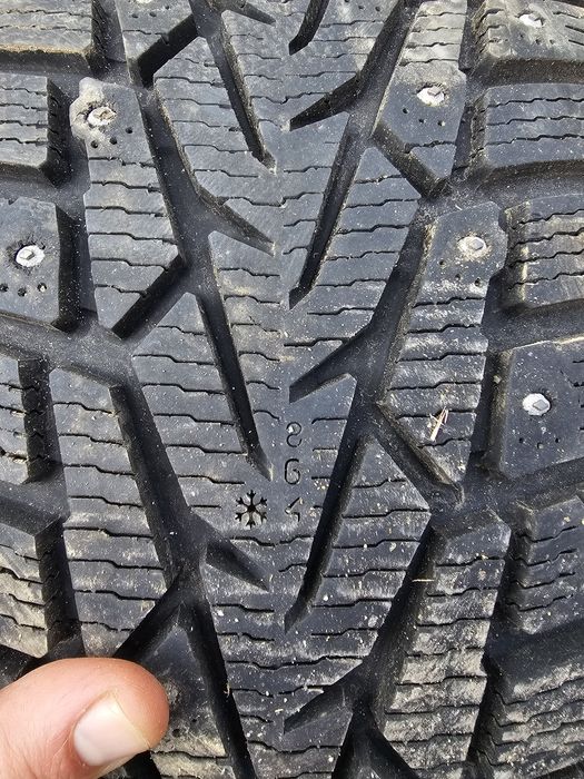 Резина 215/60R16