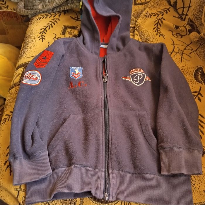 Детско комплектче, подходящ за 6-9г. момче