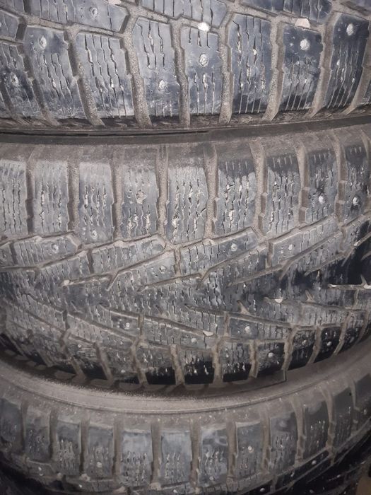 Продам Шины зимние шипованые.