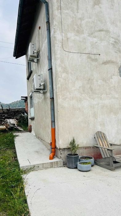 Масивна къща в село Вискяр