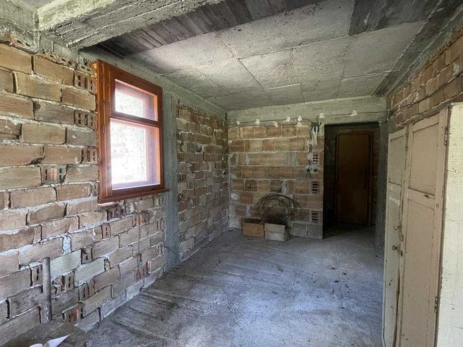 Продава се къща - с.Карамичевци