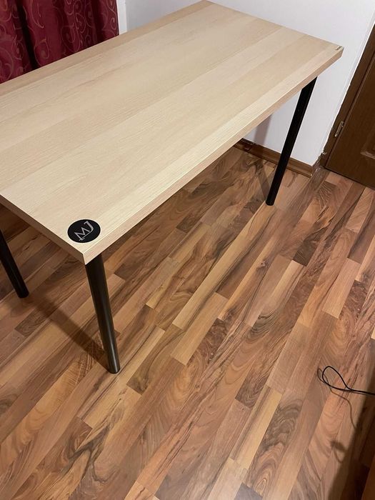 Модерно бюро / маса (120х60 см) – отлично състояние