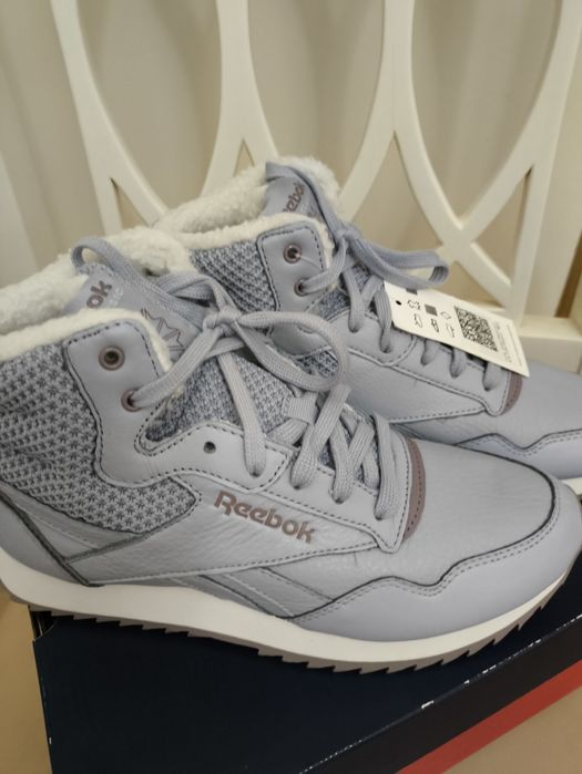 Новые утепленные кроссовки Reebok