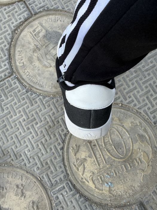 Продам кеды оригинал adidas