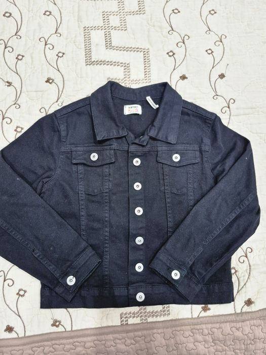 Продам недорого бомбер и джинсовку