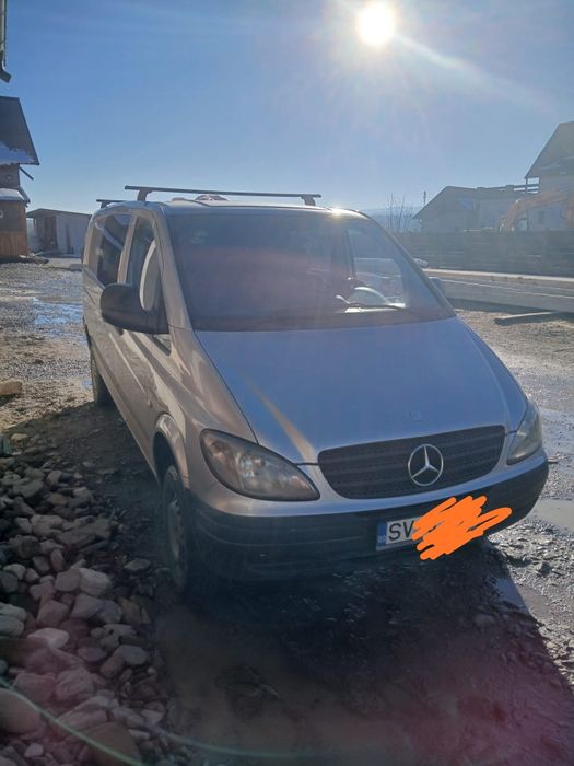 Mașina Mercedes vito