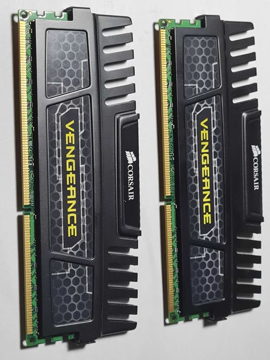 Piese PC funcționale: i5-4670K, 16GB DDR3 Corsair, DDR4 8GB