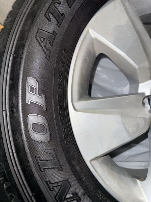 Шины с дисками. Новые шины